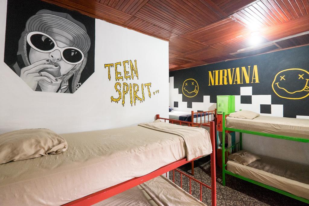 Pura Vida Hostel Tamarindo Extérieur photo