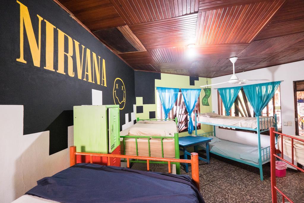 Pura Vida Hostel Tamarindo Extérieur photo