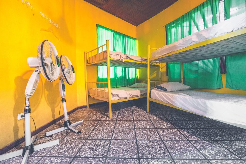 Pura Vida Hostel Tamarindo Extérieur photo