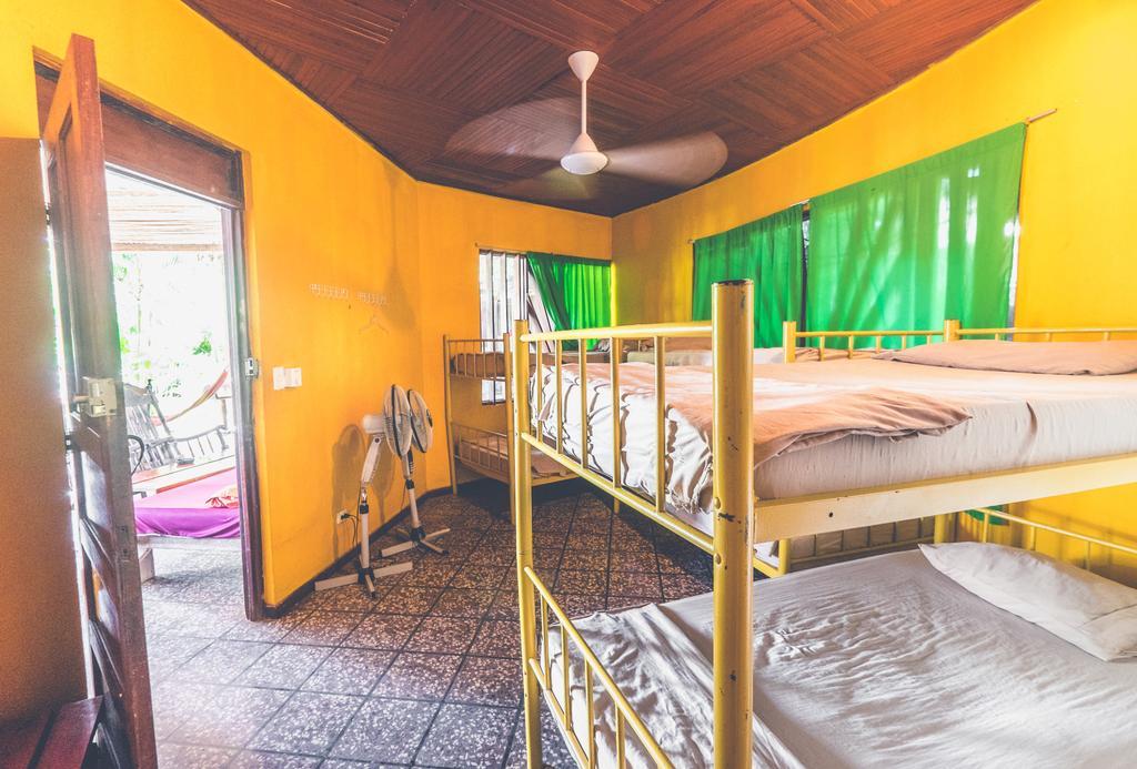Pura Vida Hostel Tamarindo Extérieur photo