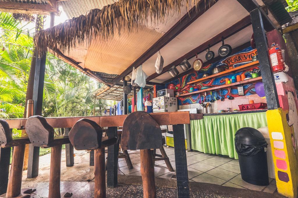 Pura Vida Hostel Tamarindo Extérieur photo