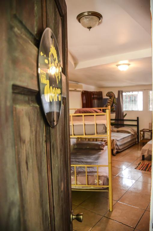 Pura Vida Hostel Tamarindo Extérieur photo